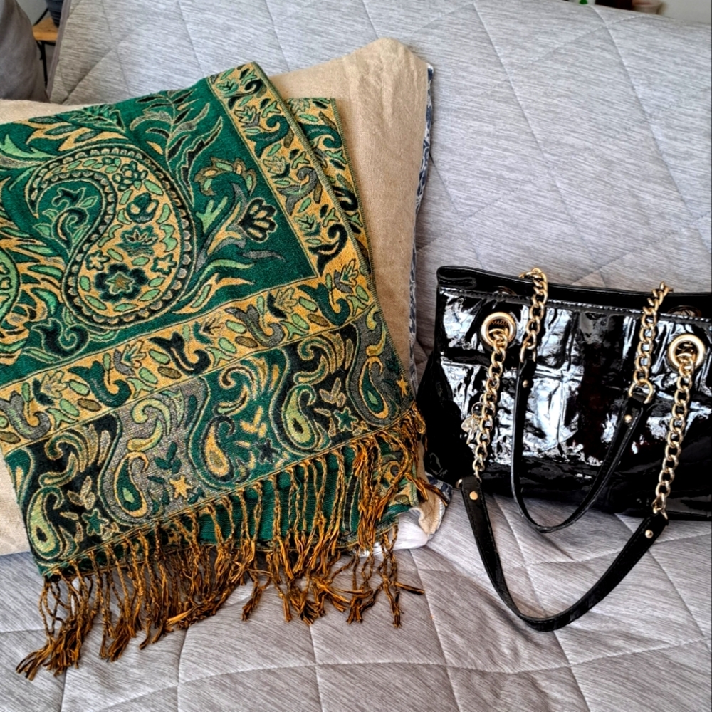 '70-80s pashmina style shawl- preloved
